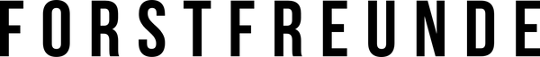 Ein schwarzer Schritzug mit der Aufschrift "Forstfreunde"